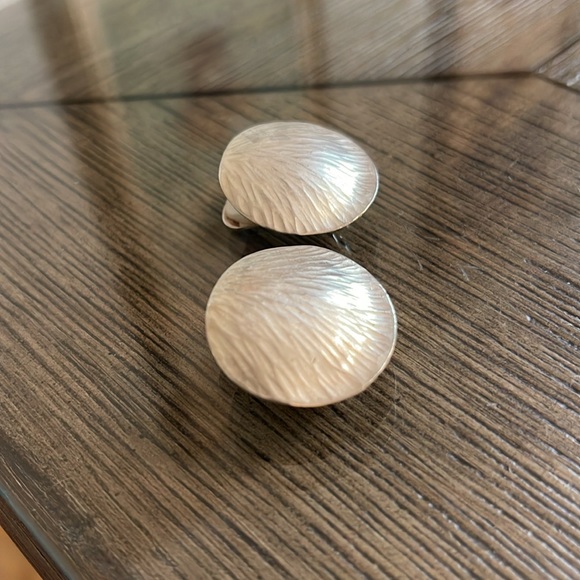 Marjorie Baer San Francisco Sterling Silver Plated Textured Disc Clip Earrings - Picture 4 of 14